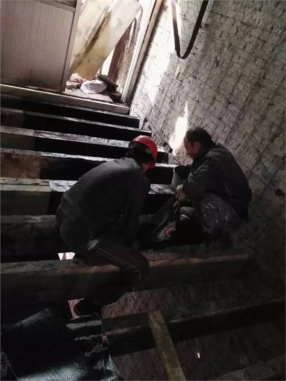 木結(jié)構(gòu)文物保護建筑采用了我公司的碳纖維布加固系統(tǒng)進行修復