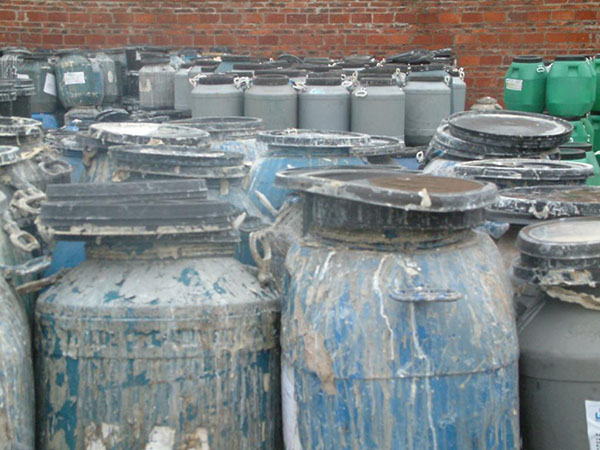 劣質(zhì)膠黏劑