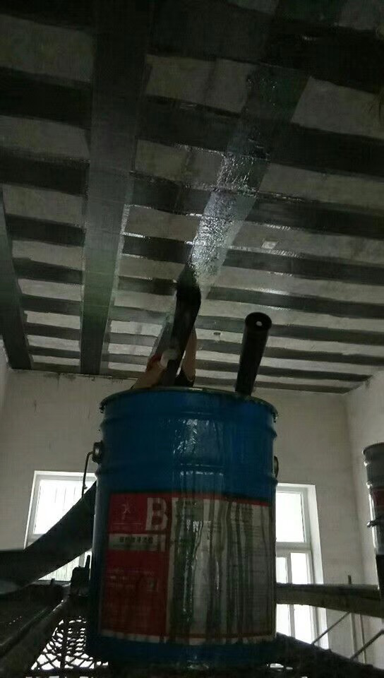 屋頂漏雨，為何不用丙綸而用碳纖維布加固？