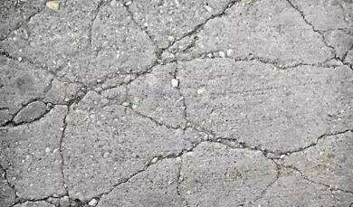 當樓板出現(xiàn)裂縫，可參考三種混凝土裂縫修補法