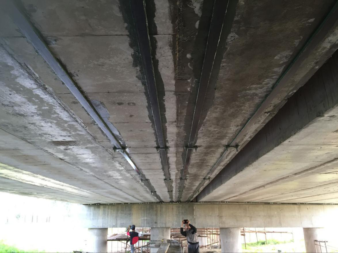曼卡特預(yù)應(yīng)力碳纖維板加固材料在公主嶺橋梁加固案例