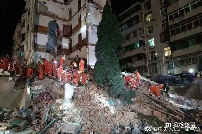 碳纖維布加固|江西某宿舍樓突發(fā)坍塌房屋質量堪憂如何解決？