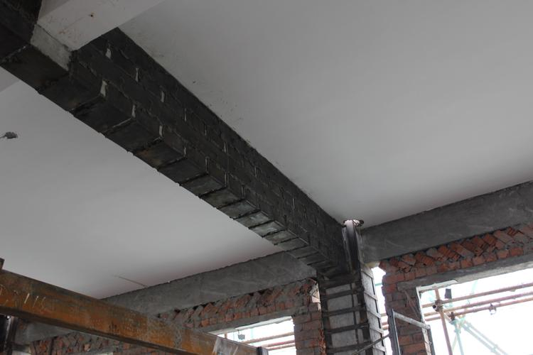 增設(shè)構(gòu)件加固法