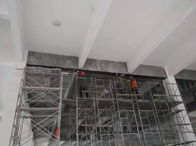 梁、柱子混凝土結構標號低用碳纖維布如何加固？