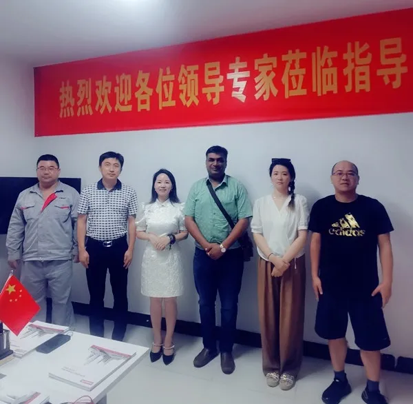 印客來(lái)訪，贊譽(yù)滿(mǎn)載歸